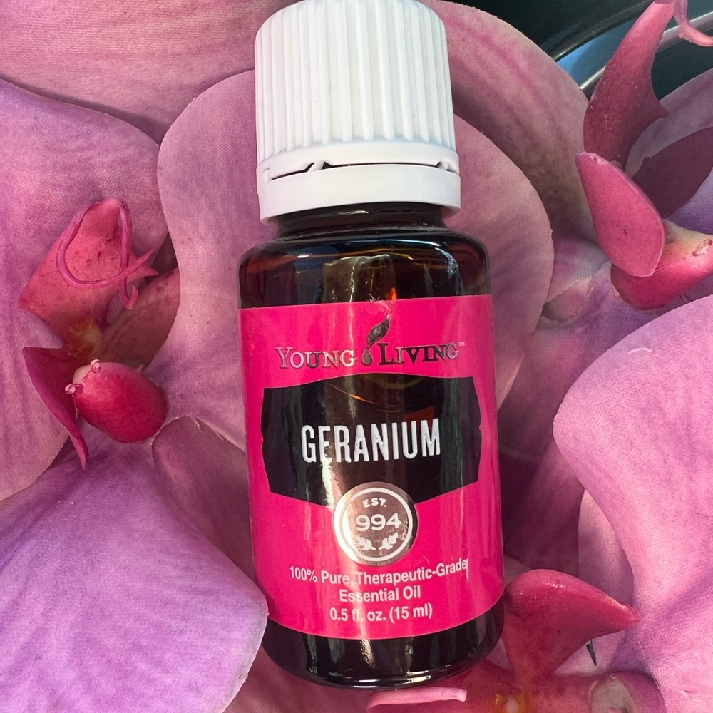 GERANIUM ESSENTIAL OIL 15ml